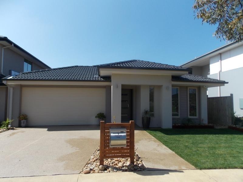 9 Crampton Chase, Sandhurst VIC 3977