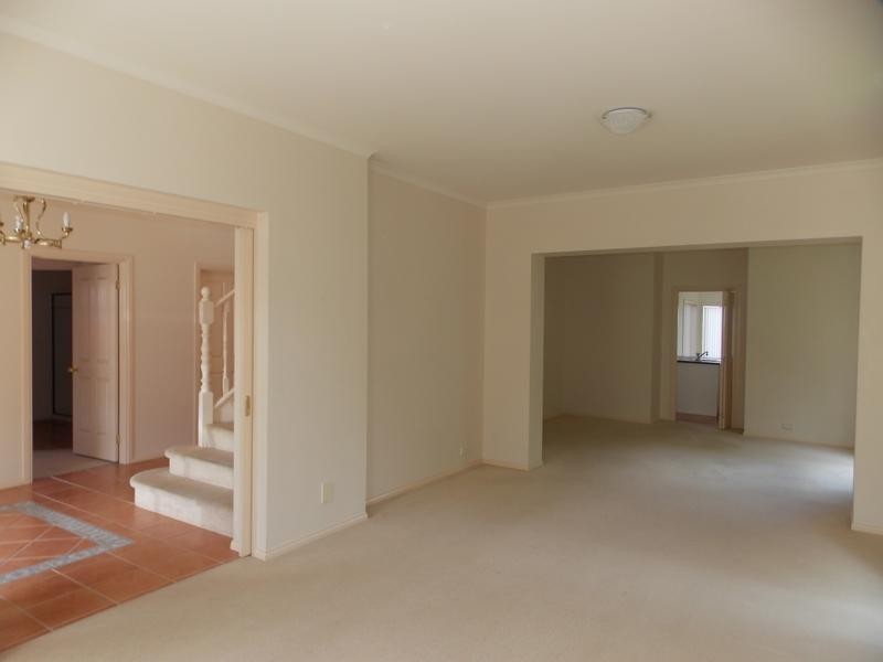 11 The Oaks, Narre Warren VIC 3805