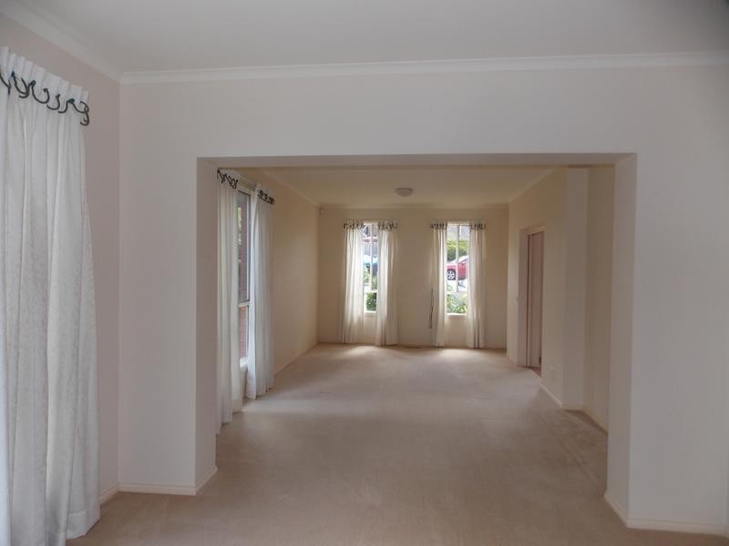 11 The Oaks, Narre Warren VIC 3805