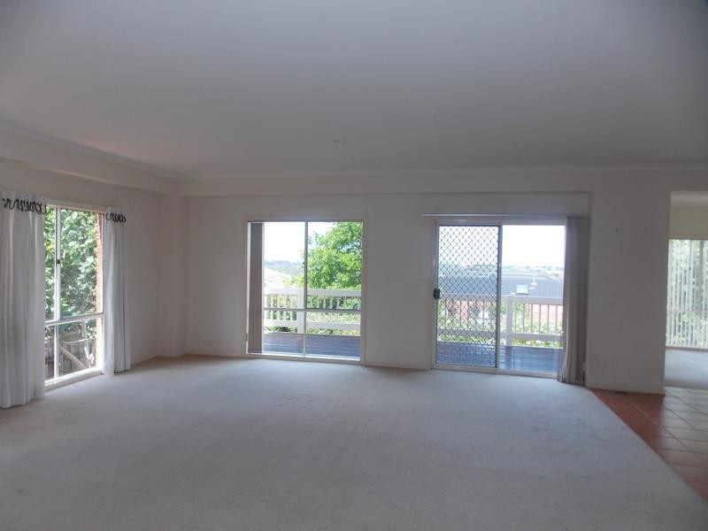 11 The Oaks, Narre Warren VIC 3805