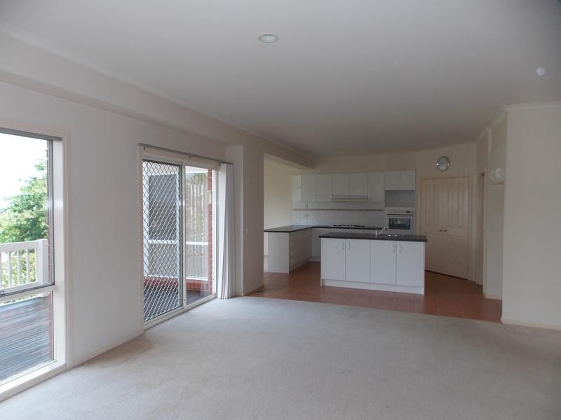 11 The Oaks, Narre Warren VIC 3805