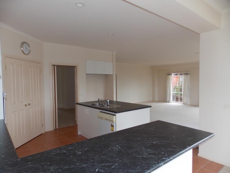 11 The Oaks, Narre Warren VIC 3805