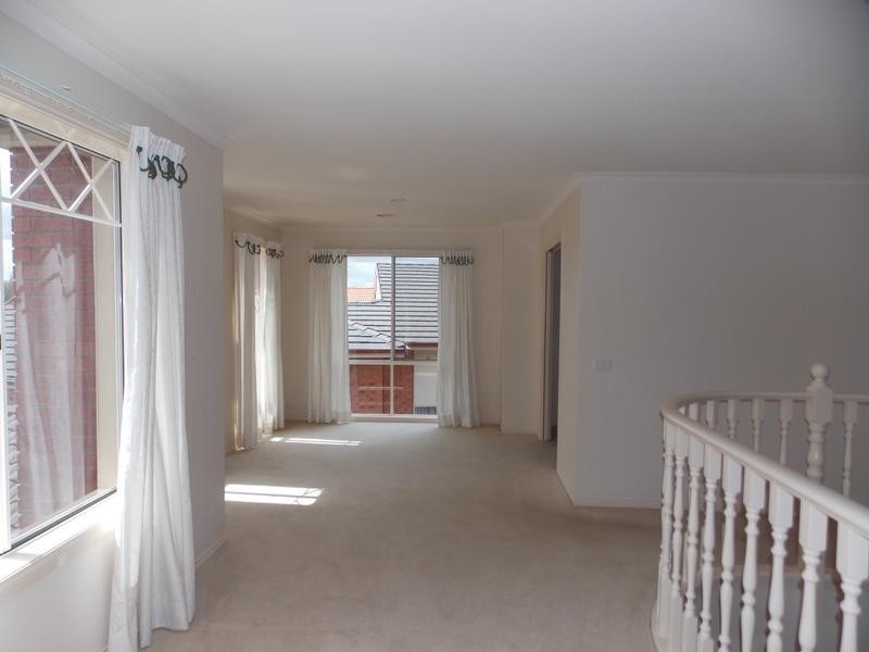 11 The Oaks, Narre Warren VIC 3805