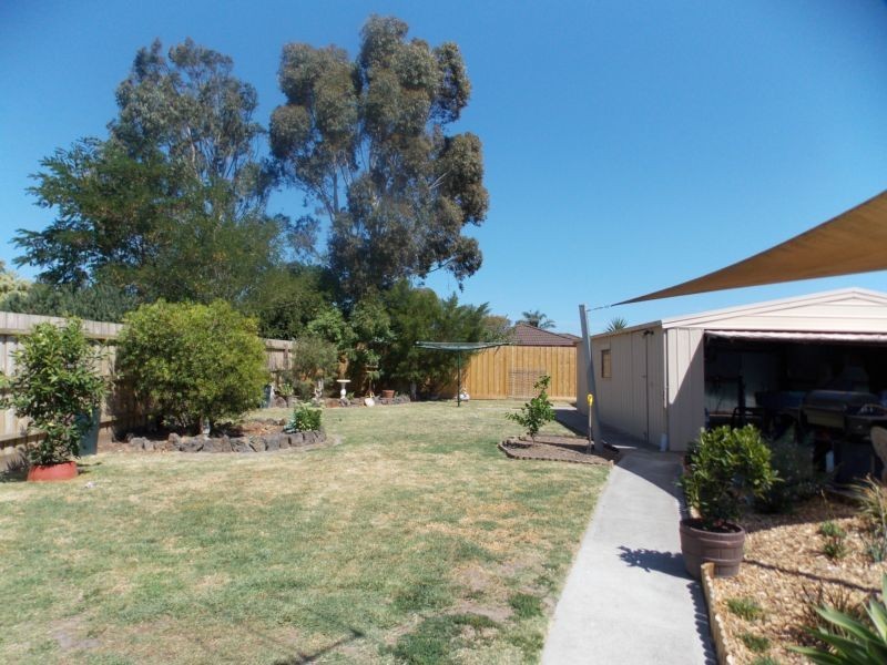 160 Lyrebird Drive, Carrum Downs VIC 3201