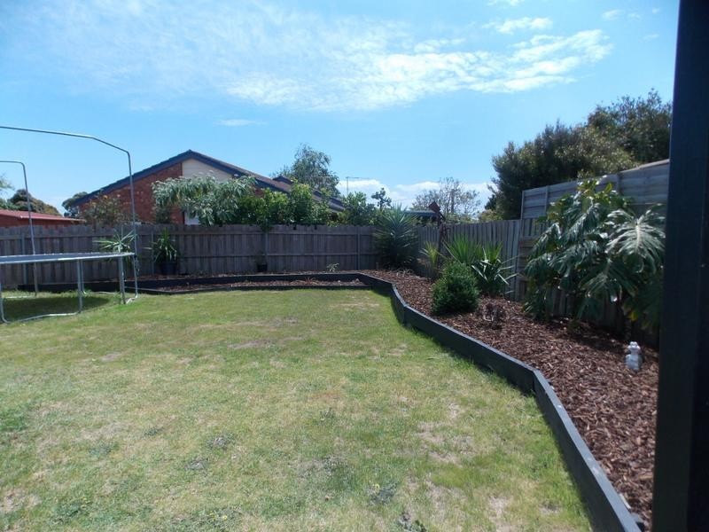 17 Arcadia Street, Carrum Downs VIC 3201