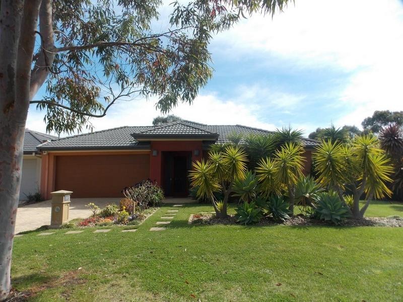 15 Corowa Place, Sandhurst VIC 3977