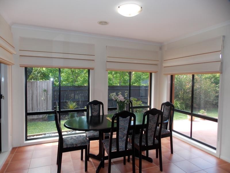 15 Corowa Place, Sandhurst VIC 3977