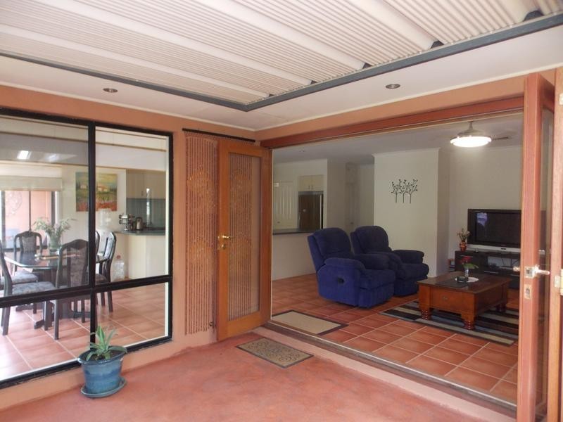 15 Corowa Place, Sandhurst VIC 3977