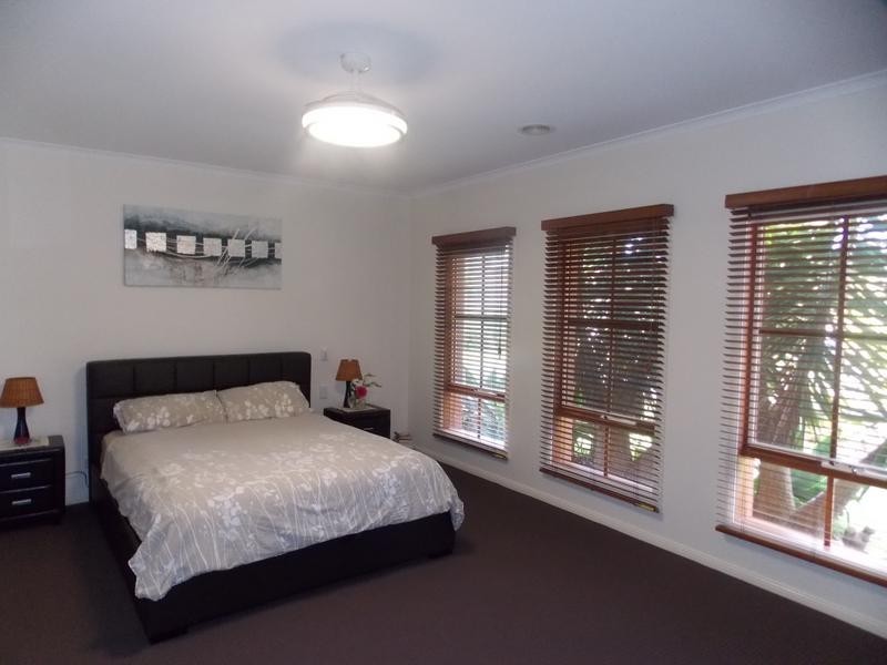 15 Corowa Place, Sandhurst VIC 3977