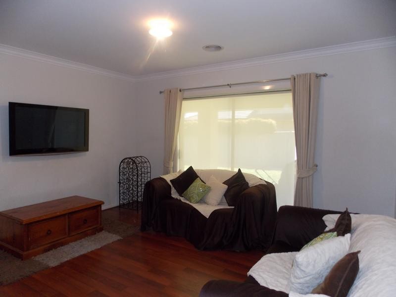 2 Mawson Walk, Sandhurst VIC 3977