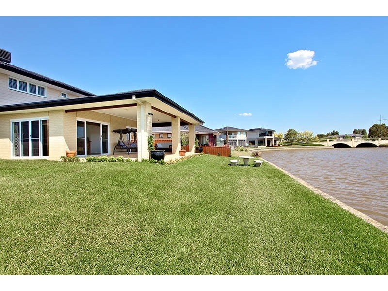 7 Bluewater Drive, Sandhurst VIC 3977