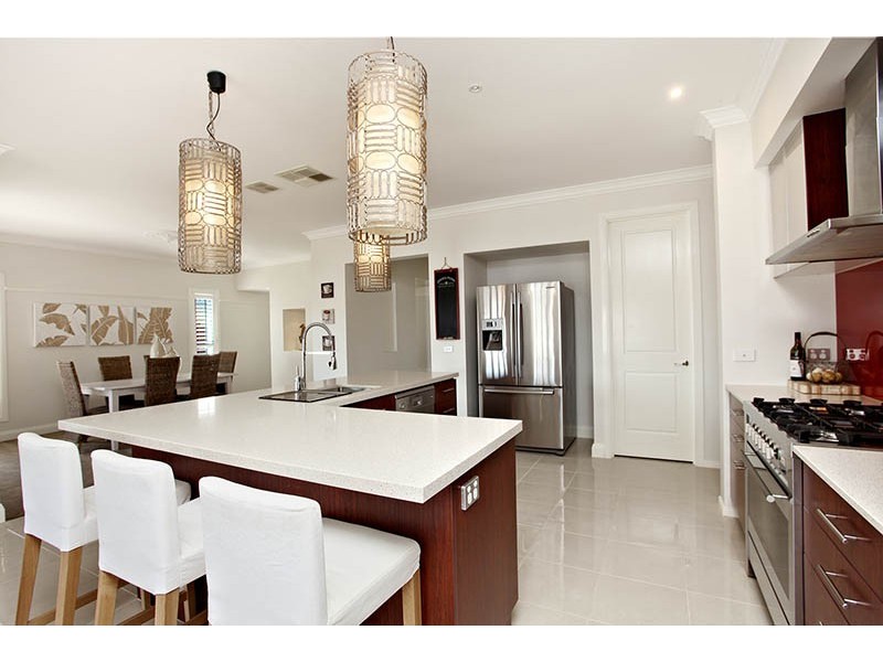 7 Bluewater Drive, Sandhurst VIC 3977