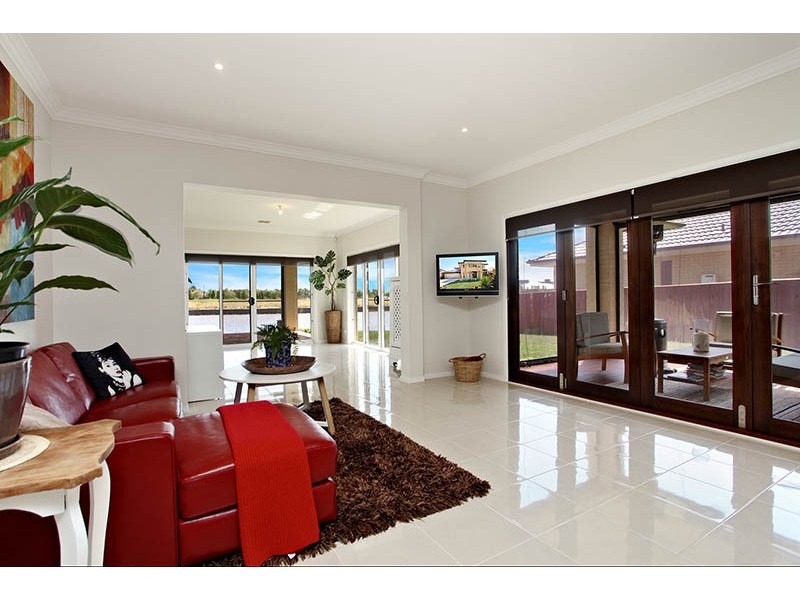 7 Bluewater Drive, Sandhurst VIC 3977