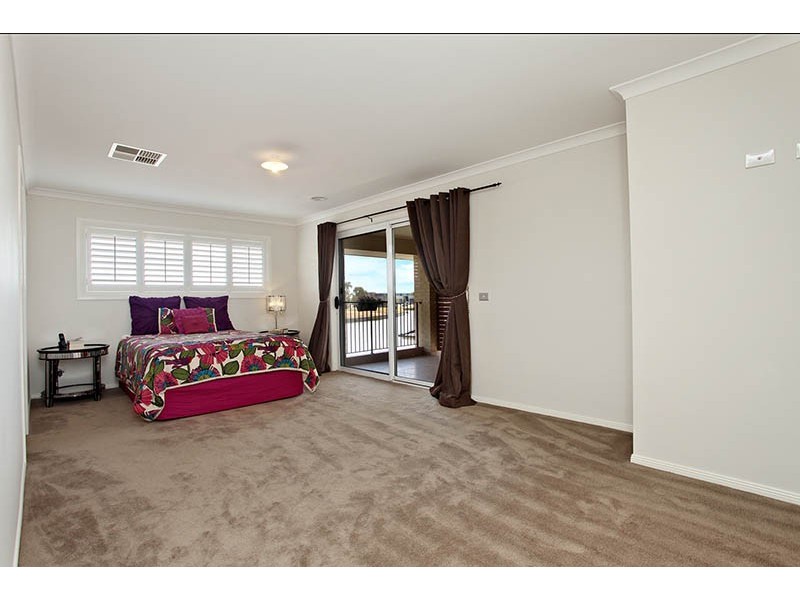 7 Bluewater Drive, Sandhurst VIC 3977