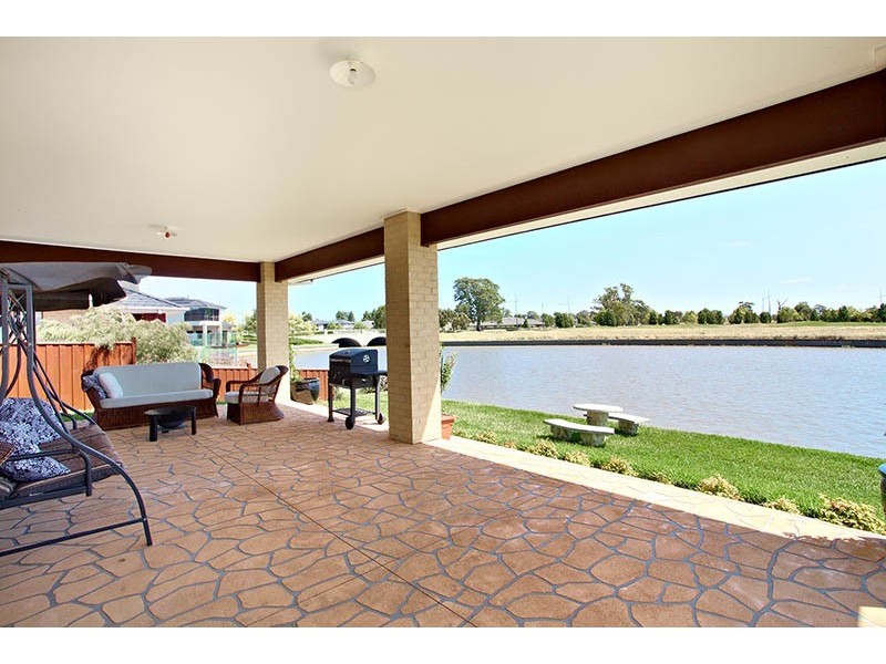 7 Bluewater Drive, Sandhurst VIC 3977