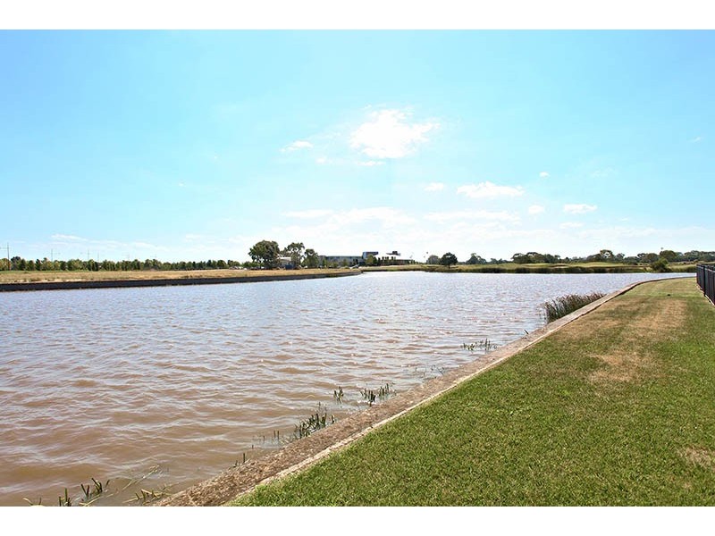 7 Bluewater Drive, Sandhurst VIC 3977