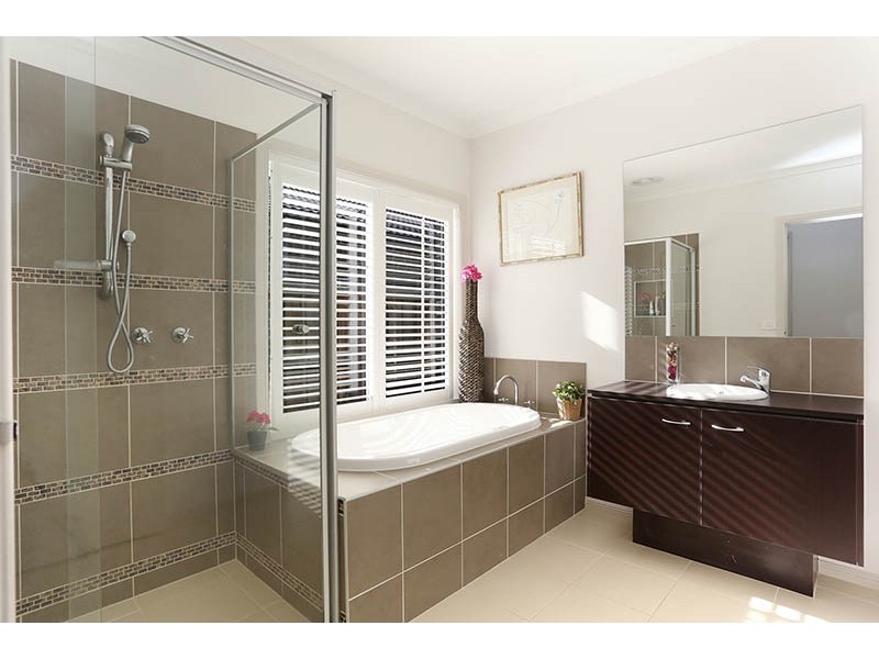 23 Sandarra Boulevard, Sandhurst VIC 3977