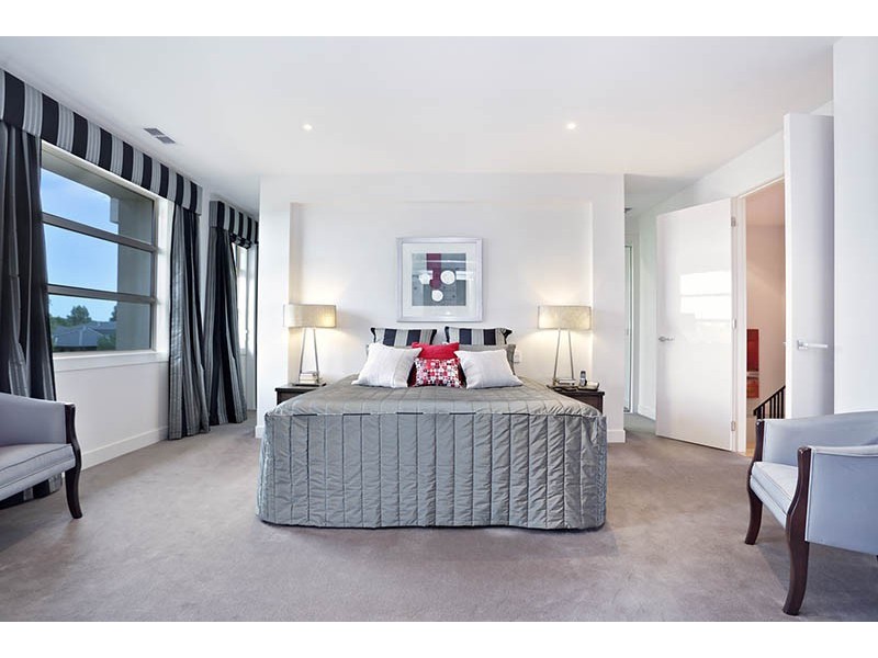 31 Niblick Circuit, Sandhurst VIC 3977