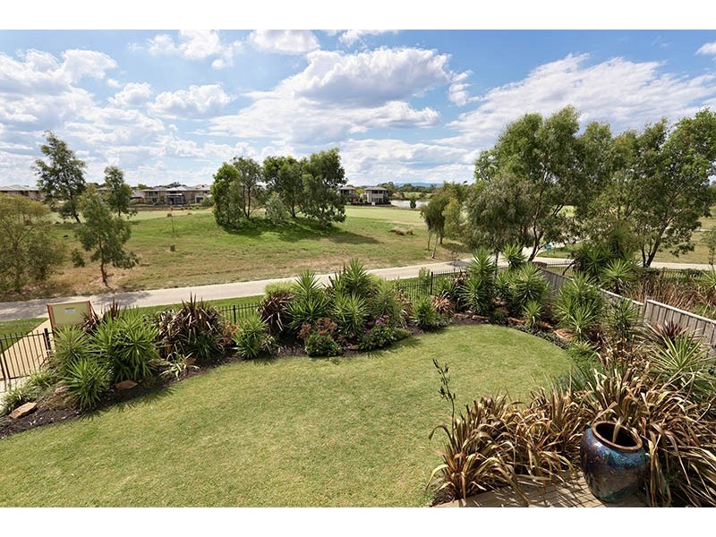 31 Niblick Circuit, Sandhurst VIC 3977
