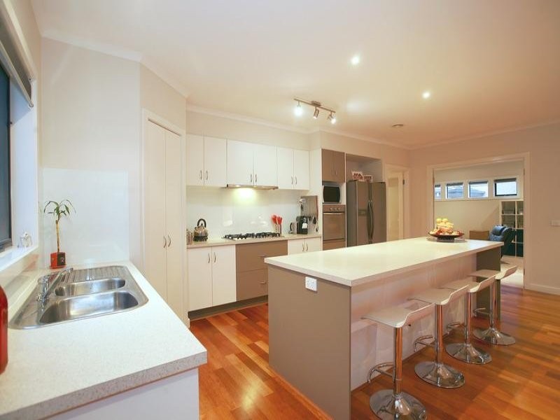 7 Commonwealth Terrace, Sandhurst VIC 3977