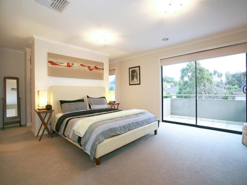 7 Commonwealth Terrace, Sandhurst VIC 3977