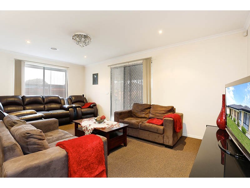 27 Herbert Road, Carrum Downs VIC 3201