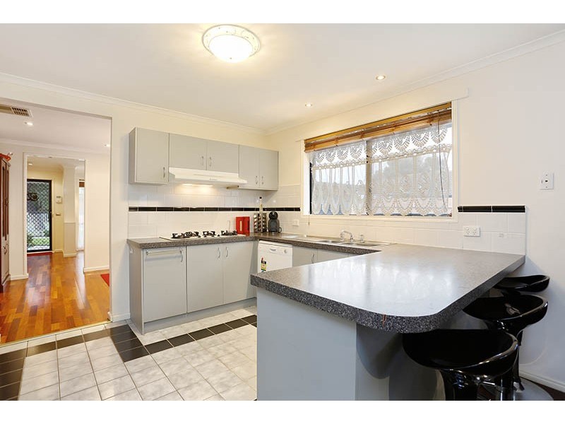 27 Herbert Road, Carrum Downs VIC 3201