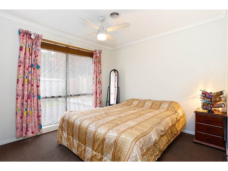 27 Herbert Road, Carrum Downs VIC 3201