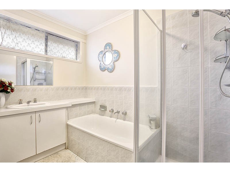 27 Herbert Road, Carrum Downs VIC 3201