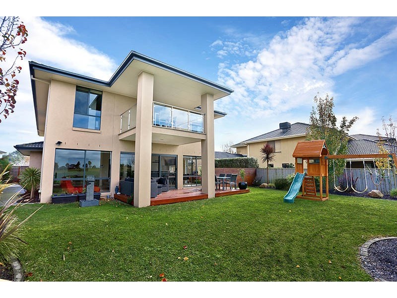 11 Feathery Grove, Sandhurst VIC 3977