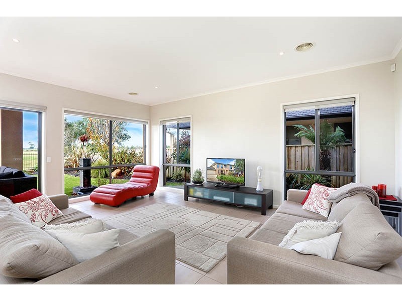 11 Feathery Grove, Sandhurst VIC 3977