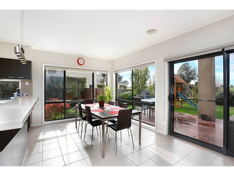 11 Feathery Grove, Sandhurst VIC 3977