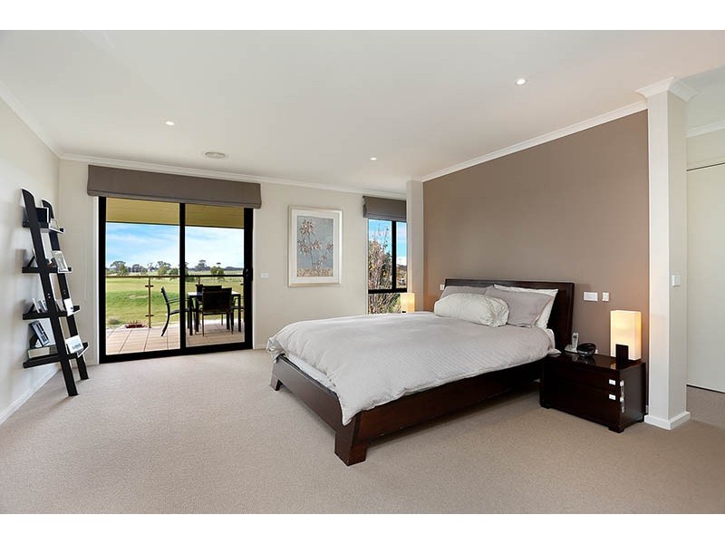 11 Feathery Grove, Sandhurst VIC 3977