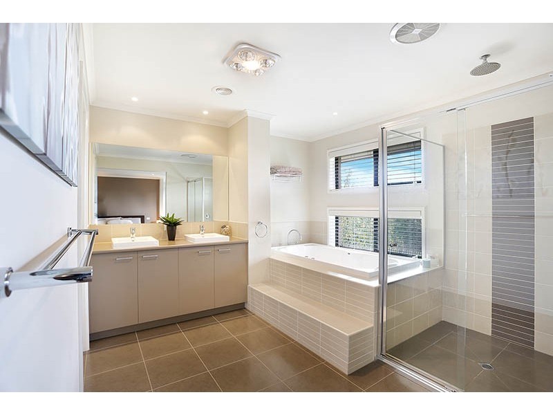 11 Feathery Grove, Sandhurst VIC 3977