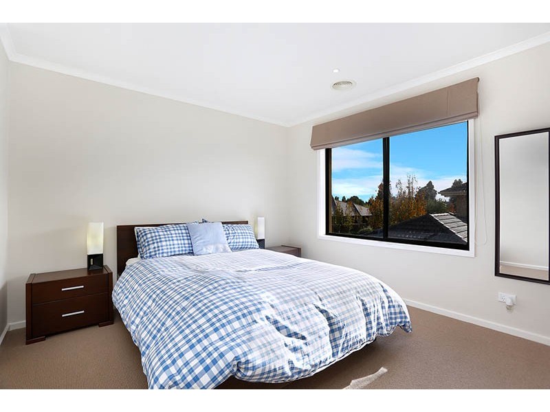 11 Feathery Grove, Sandhurst VIC 3977