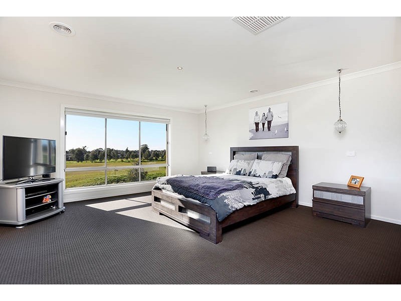 244 Sandhurst Boulevard, Sandhurst VIC 3977
