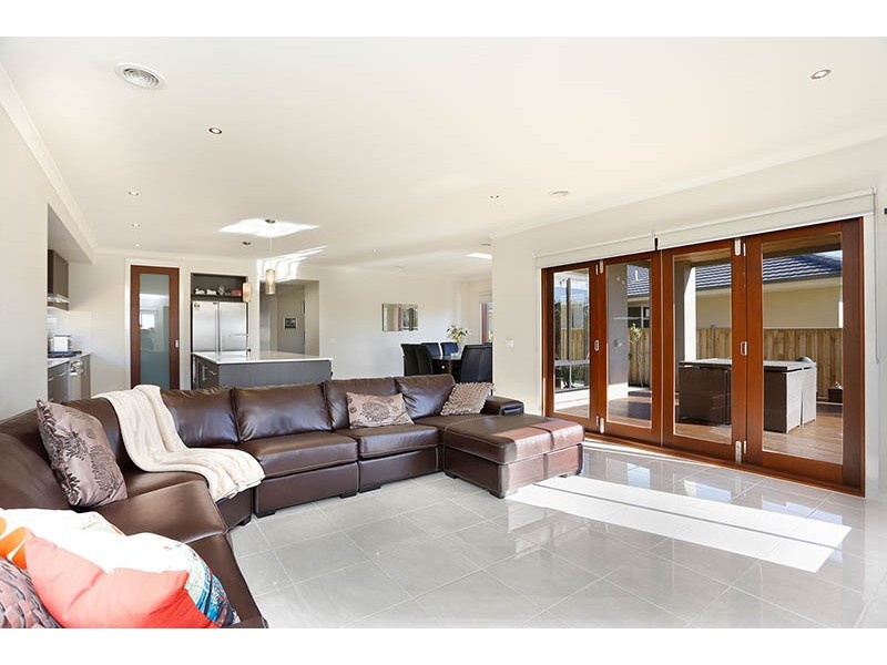244 Sandhurst Boulevard, Sandhurst VIC 3977