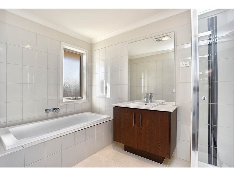 244 Sandhurst Boulevard, Sandhurst VIC 3977