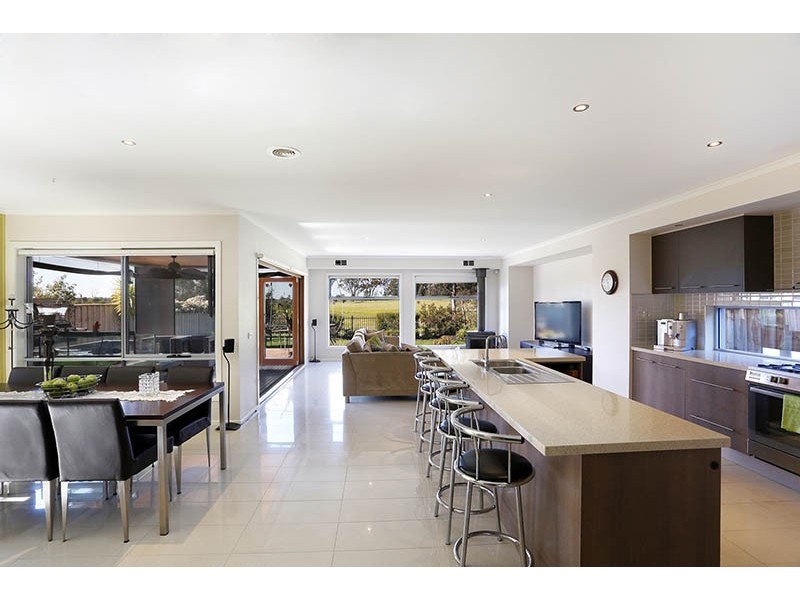 18 Flinders Chase, Sandhurst VIC 3977