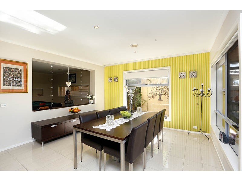 18 Flinders Chase, Sandhurst VIC 3977