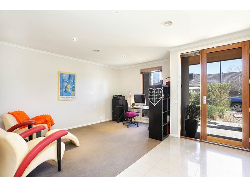 18 Flinders Chase, Sandhurst VIC 3977