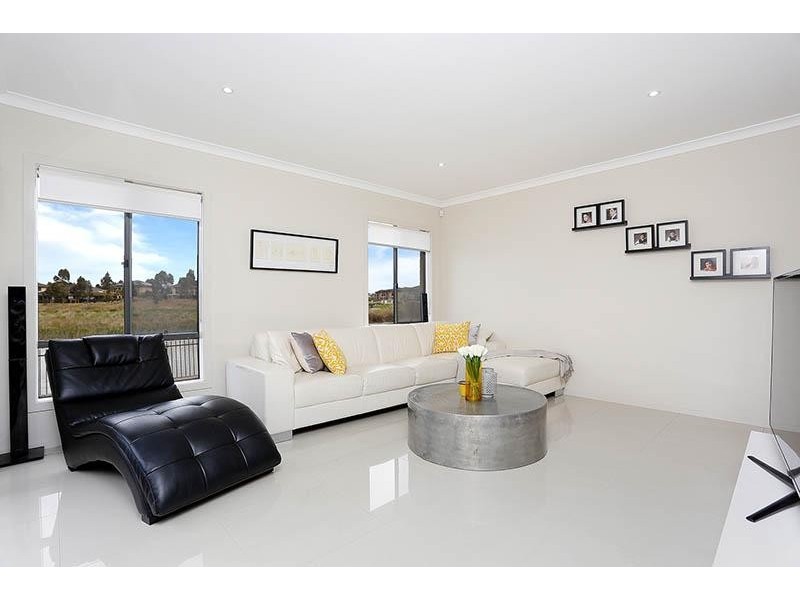 24 Quarterdeck Road, Sandhurst VIC 3977