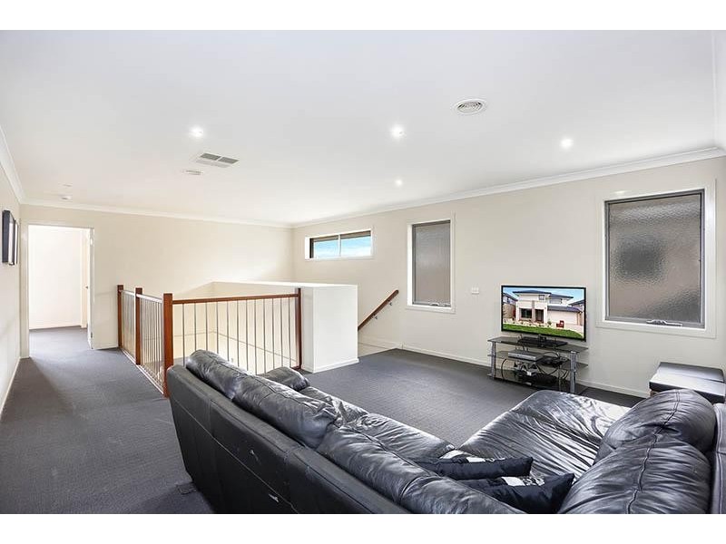 24 Quarterdeck Road, Sandhurst VIC 3977