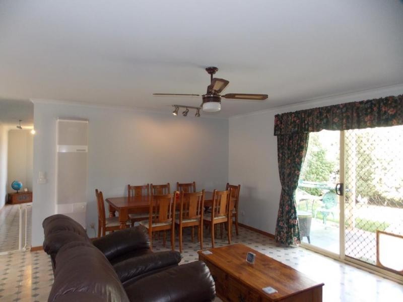 1 Stephellen Way, Cranbourne West VIC 3977