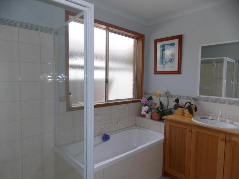 1 Stephellen Way, Cranbourne West VIC 3977