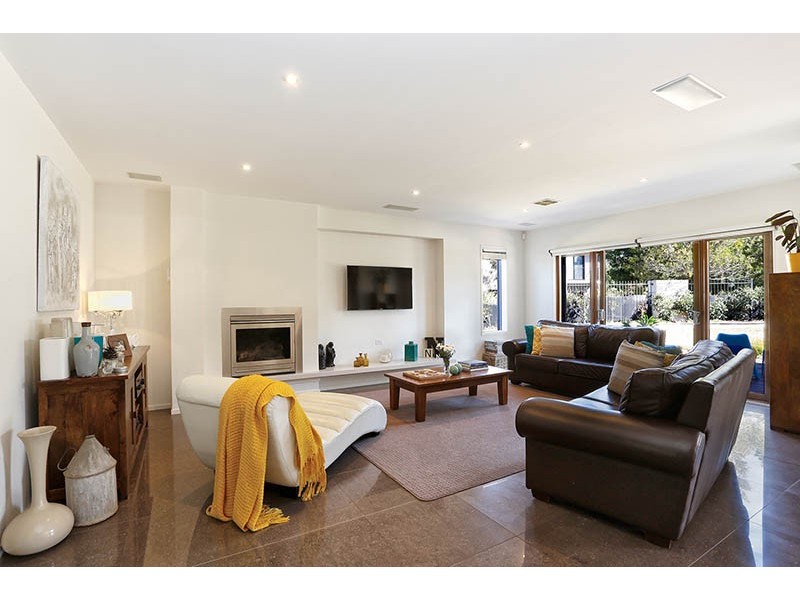 6 Mashie Terrace, Sandhurst VIC 3977