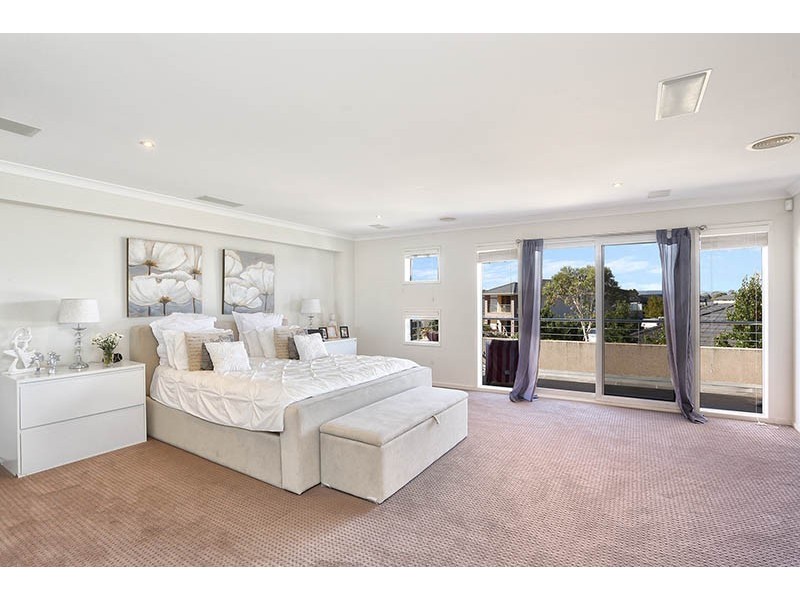 6 Mashie Terrace, Sandhurst VIC 3977