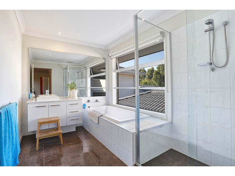 6 Mashie Terrace, Sandhurst VIC 3977