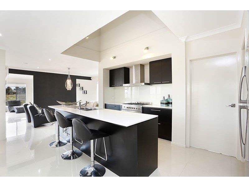 24 Quarterdeck Road, Sandhurst VIC 3977