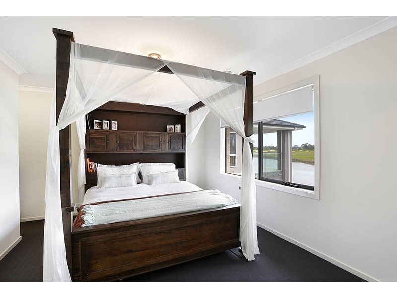 24 Quarterdeck Road, Sandhurst VIC 3977